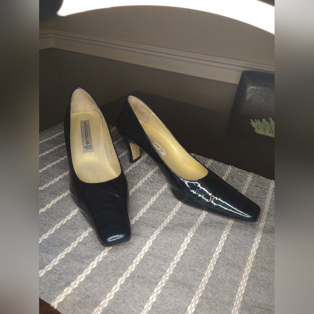 Monique Made in Spain Heels Blue and Teal size 9 1/2